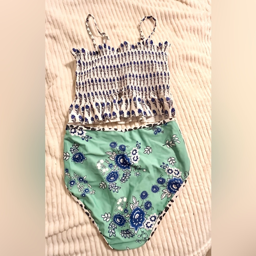 Blue and Green Floral Women's Swim Set - Picture 11 of 15